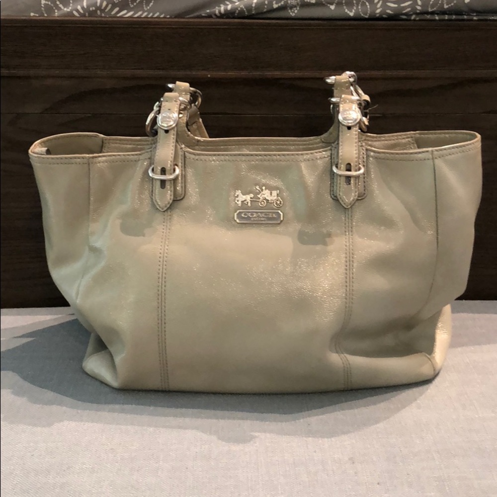 Authentic Coach handbag. Boho style large grey!